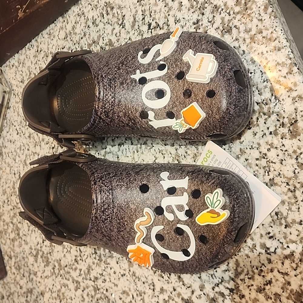 BNWT CROCS x Carrots